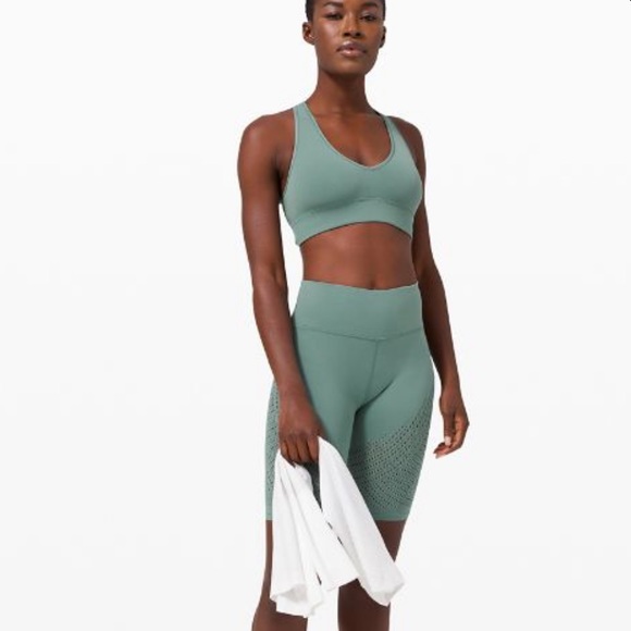 Lululemon Reveal Bike Shorts Sz.4 - Picture 3 of 11